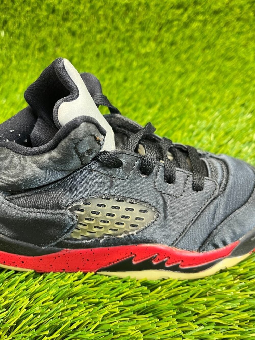 Nike Air Jordan 5 Retro Satin Bred Boys Size 9C Black Walking Shoes Sneakers